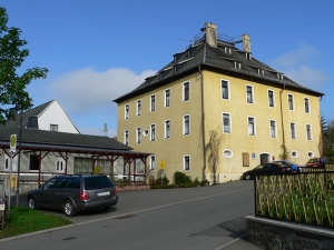 Das ehemalige Rittergut von Lunzig beherbergt heute freundliche Wohnungen.